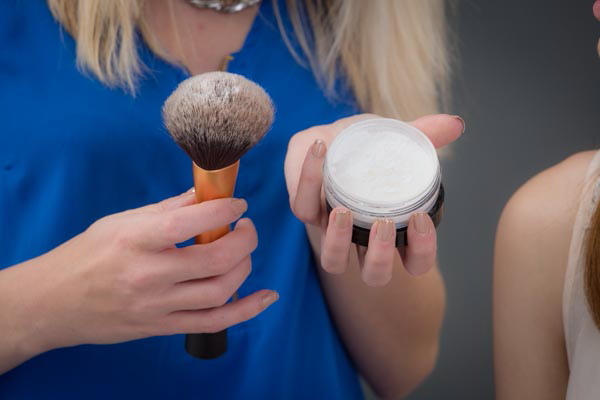 Tuto-Maquillage-Realiser-Teint-0014