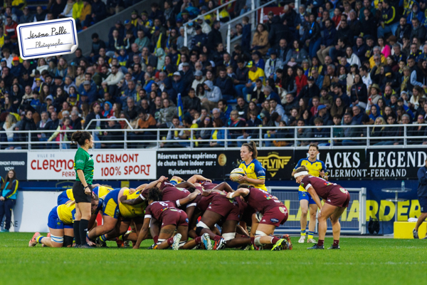 Formation professionnelle en photographie : "Maitriser votre appareil photo numérique et les techniques de reportage". Reportage d'un match de rugby féminin de l'ASM Romagnat au stade Marcel Michelin à Clermont-Ferrand.