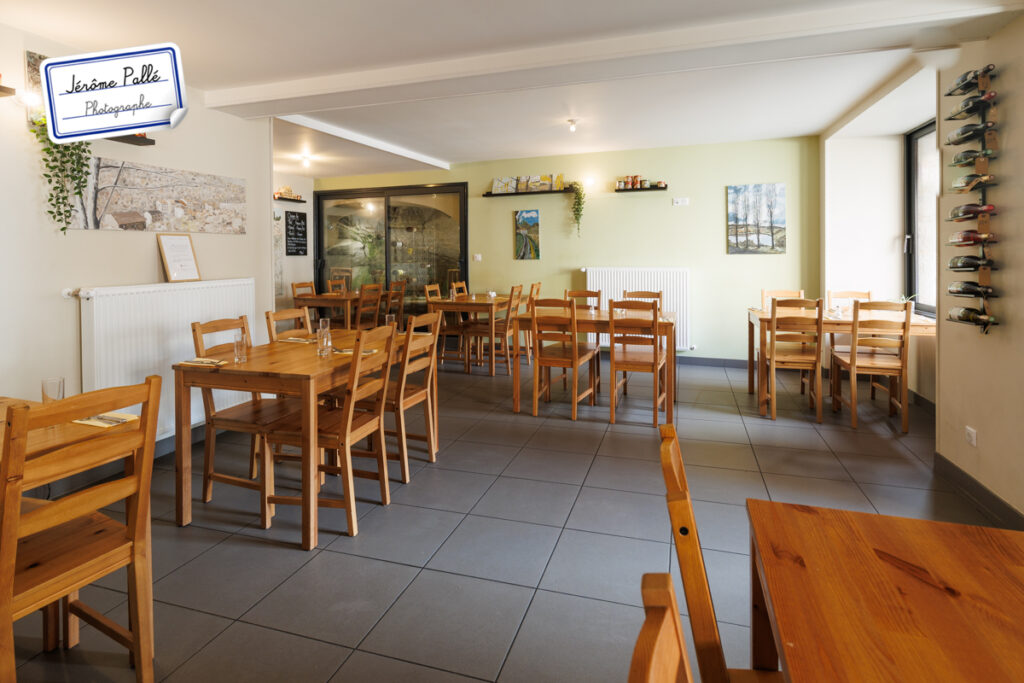 Photo de restaurant : intérieur en salle.