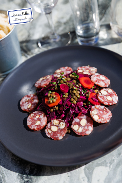 Photographie de restau de lentilles au saucisson aux noisettes au Bistrot de Pays d'Olliergues.